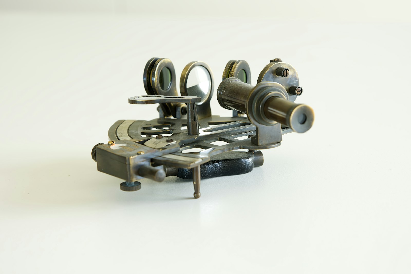 Handle and mechanism of an antique surveying instrument