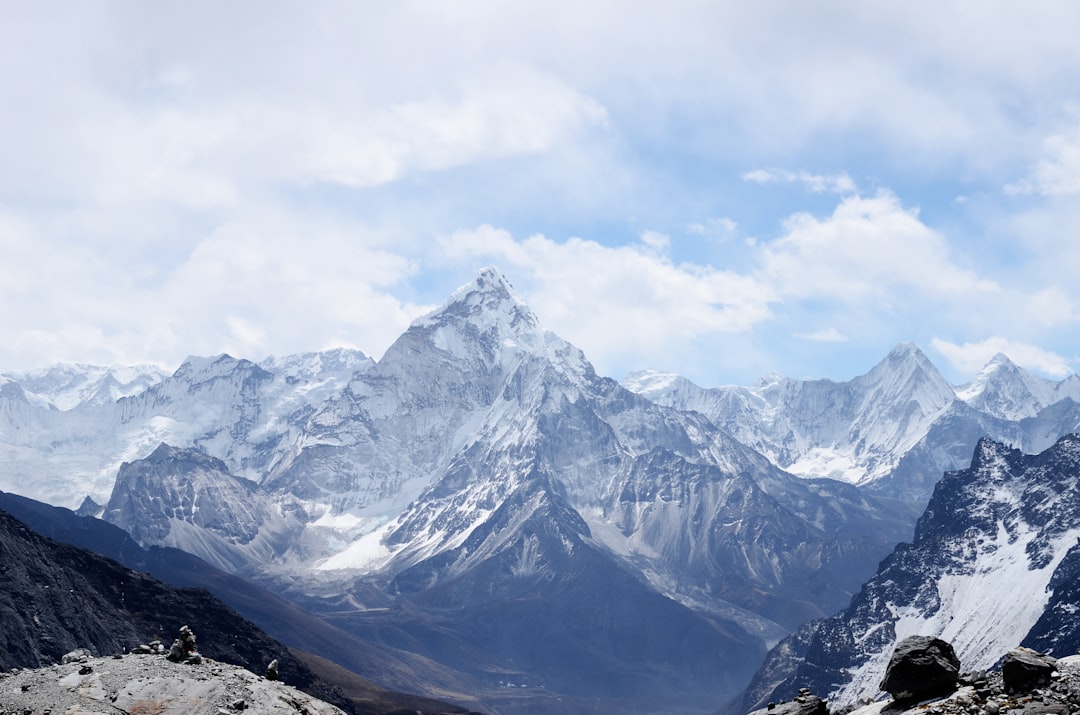 Modern high-mountain measurement in the Himalayas — image 1